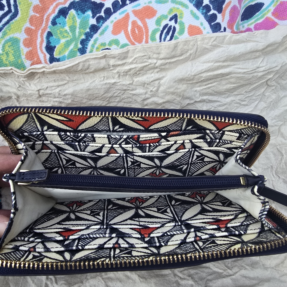 Tory Burch Navy, Red, White & Green Floral Zip Wallet - Picture 6 of 9